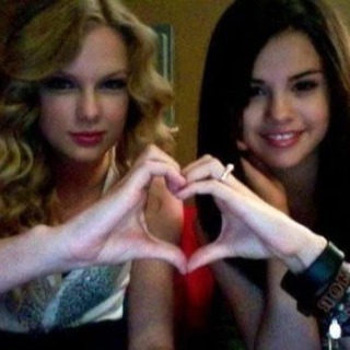13 Tahun bersahabat, 9 momen Taylor Swift dan Selena Gomez dari dulu 