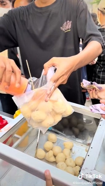 10 Jajanan di Citayam Fashion Week, nikmat dan murah meriah