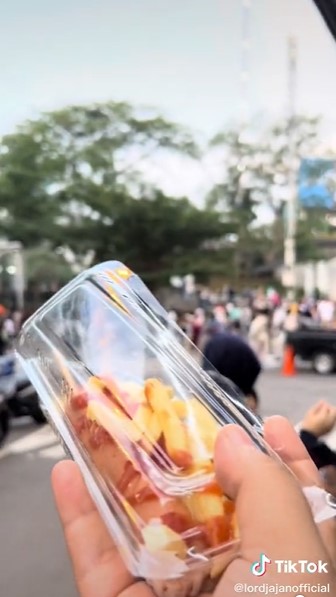 10 Jajanan di Citayam Fashion Week, nikmat dan murah meriah