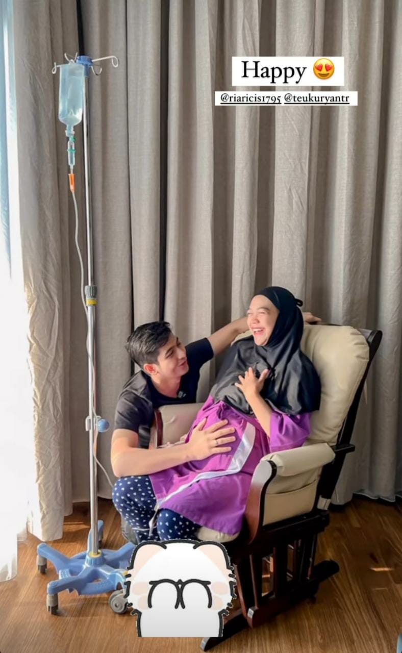 Momen indah Ria Ricis melahirkan Instagram Momen indah Ria Ricis melahirkan Instagram