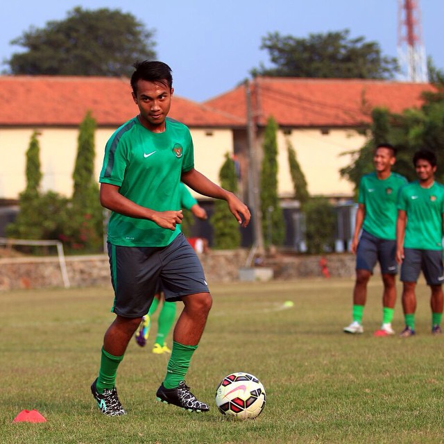 Pemain bola yang anggota TNI dan Polri Berbagai sumber Pemain bola yang anggota TNI dan Polri Berbagai sumber