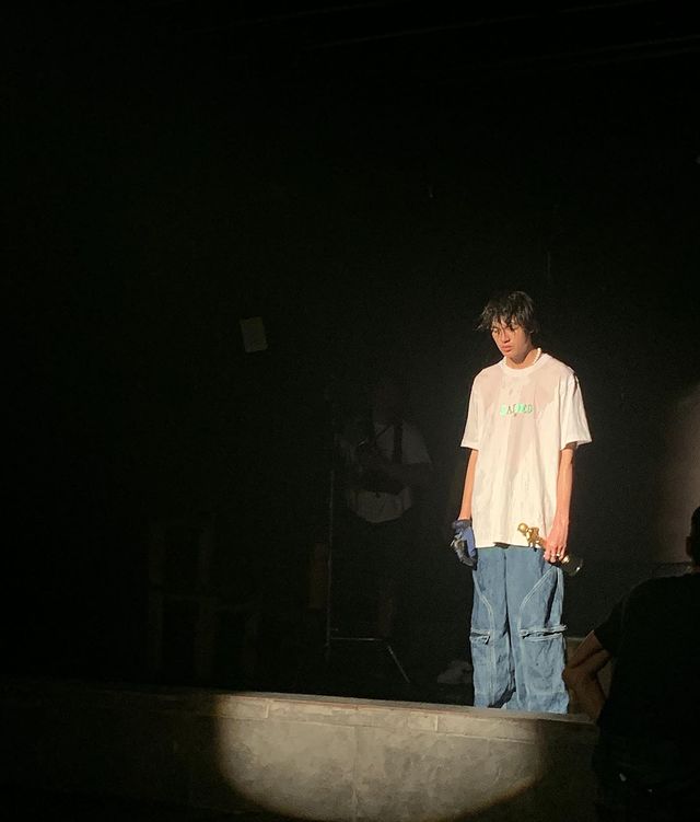 Gaya penyanyi konser di luar negeri © berbagai sumber Gaya penyanyi konser di luar negeri © berbagai sumber