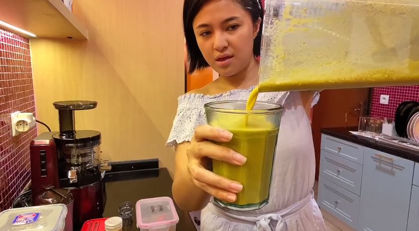 Kreasi minuman latte ala 10 seleb, simpel dan mudah disontek