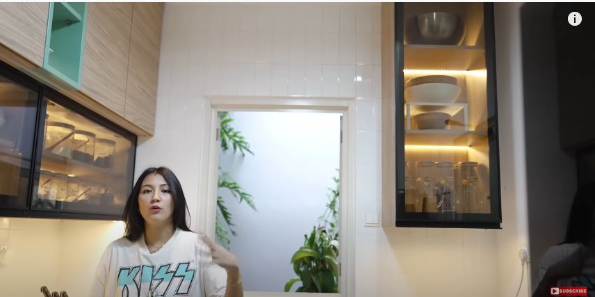 10 Cara menata bahan makanan ala Sharena Delon, bikin rapi dan awet