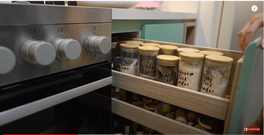 10 Cara menata bahan makanan ala Sharena Delon, bikin rapi dan awet