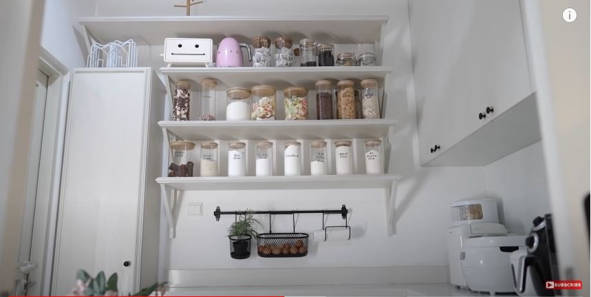 10 Cara menata bahan makanan ala Sharena Delon, bikin rapi dan awet