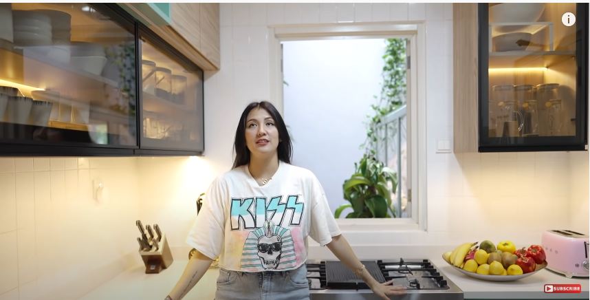 10 Cara menata bahan makanan ala Sharena Delon, bikin rapi dan awet