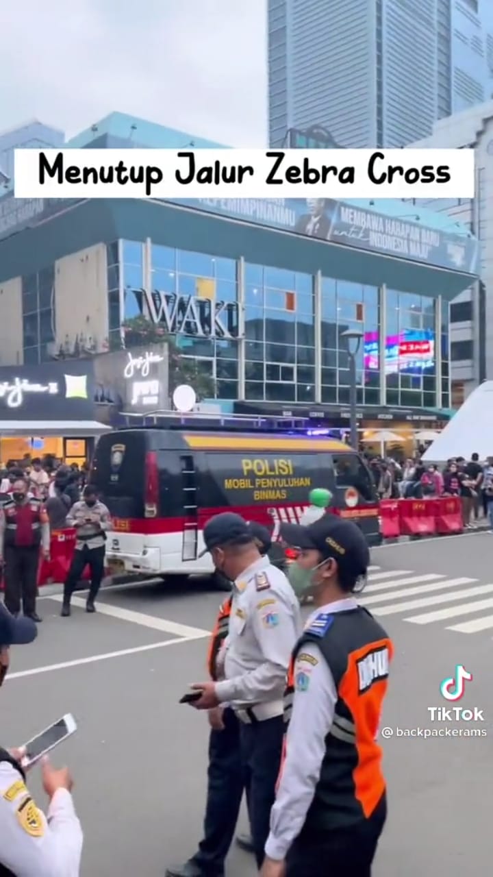 9 Penampakan zebra cross Citayam Fashion Week usai diblokade polisi