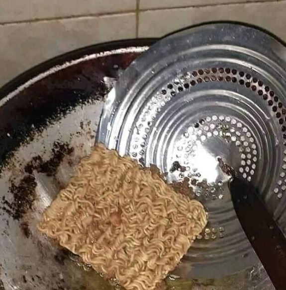 20 Cara bikin mi instan ini nyeleneh abis, auto kesal lihatnya