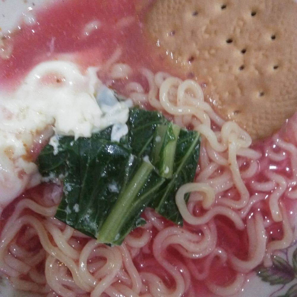 20 Cara bikin mi instan ini nyeleneh abis, auto kesal lihatnya