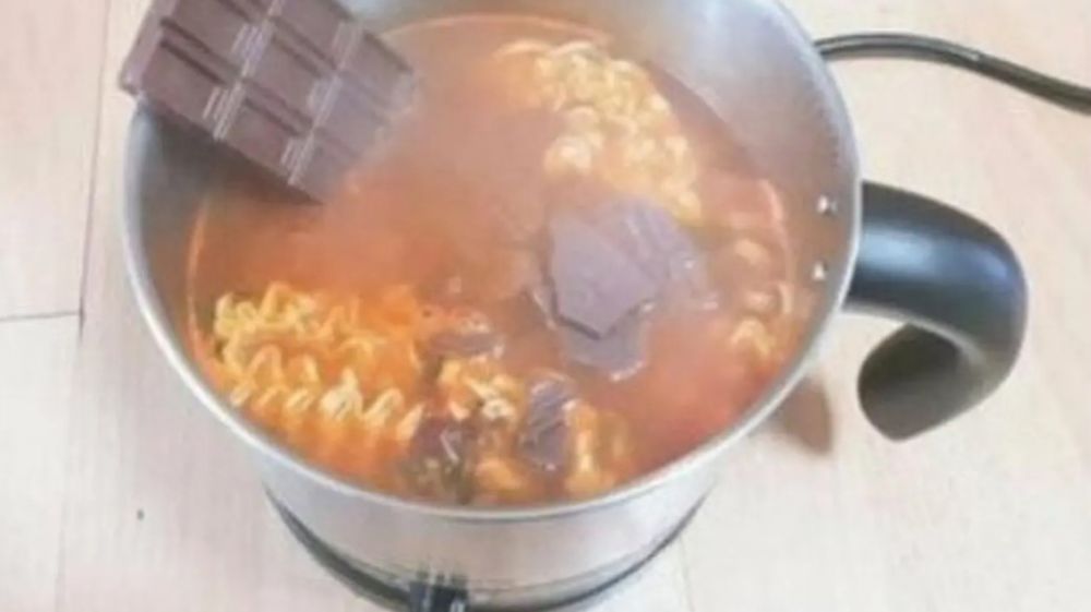 20 Cara bikin mi instan ini nyeleneh abis, auto kesal lihatnya