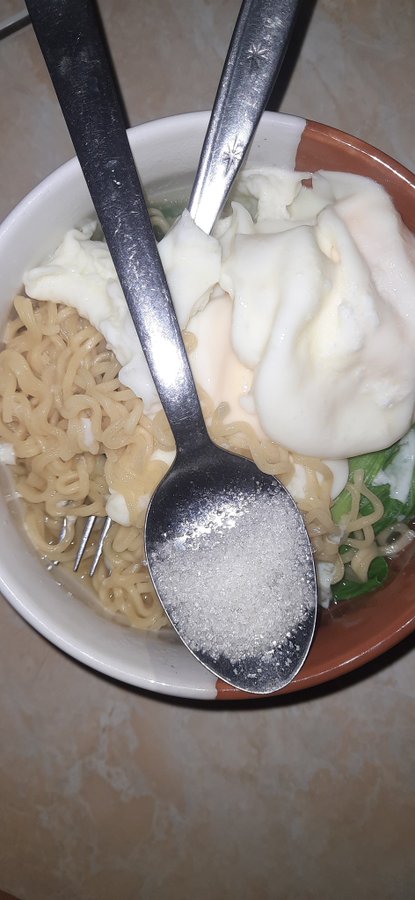 20 Cara bikin mi instan ini nyeleneh abis, auto kesal lihatnya