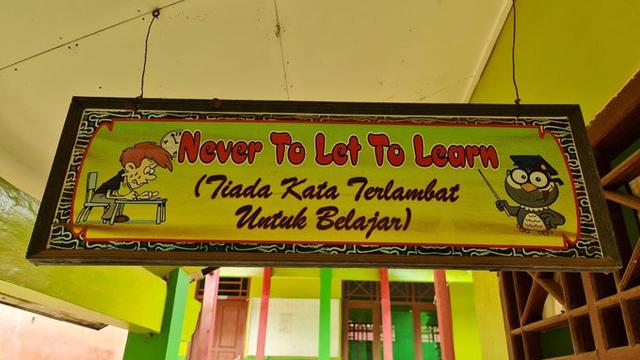 tulisan bahasa inggris nyeleneh di sekolah Berbagai sumber tulisan bahasa inggris nyeleneh di sekolah Berbagai sumber