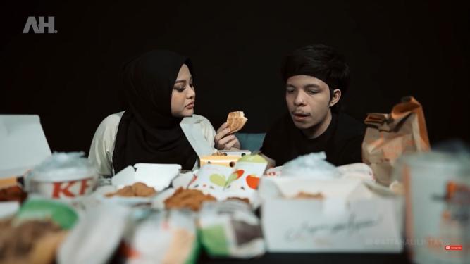 10 Menu mukbang Aurel Hermansyah ini bikin ngiler, ada seafood 100 kg