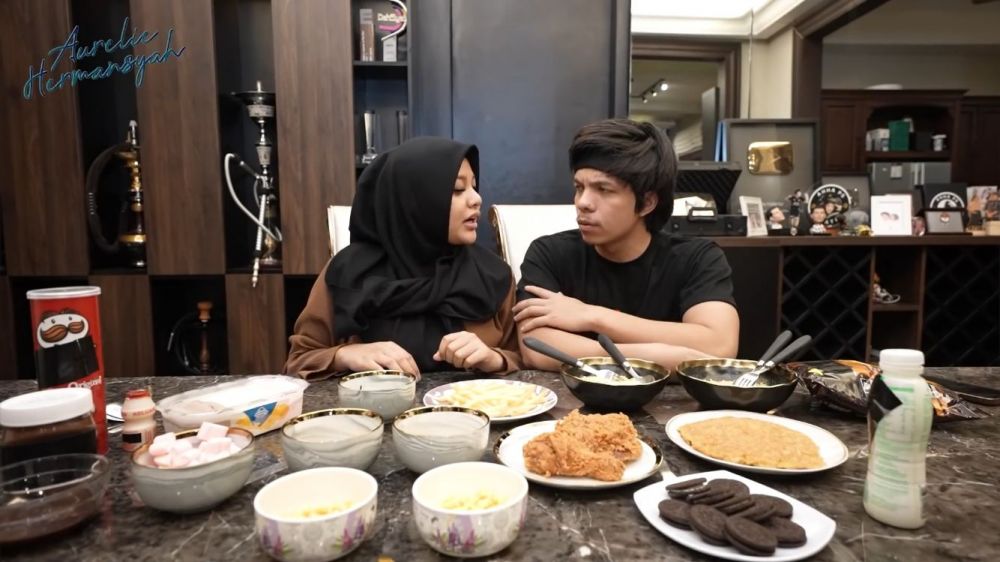 10 Menu mukbang Aurel Hermansyah ini bikin ngiler, ada seafood 100 kg