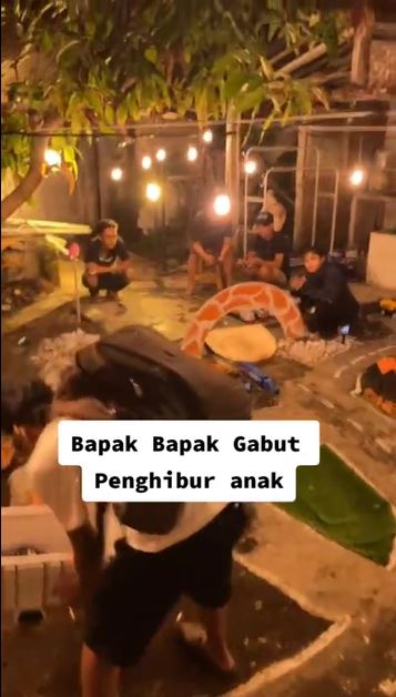 Studio berkedok butik Berbagai sumber