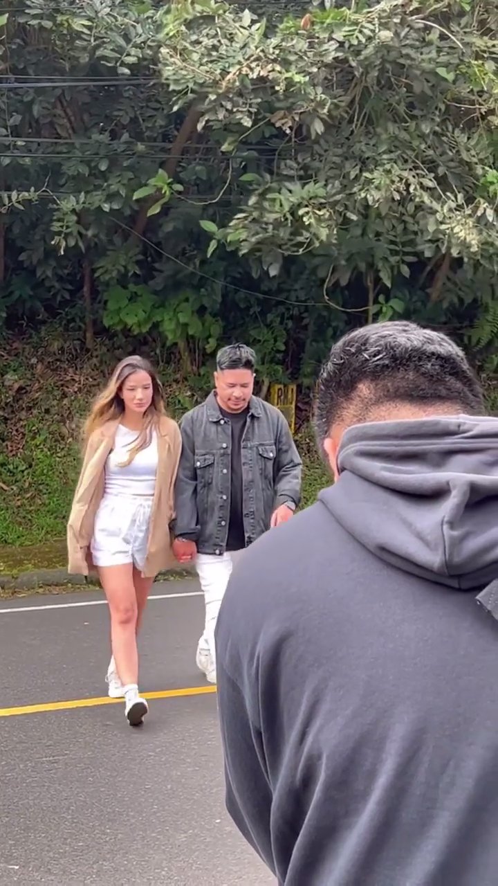 Sheila Marcia suami jadi model video klip Anji © Instagram