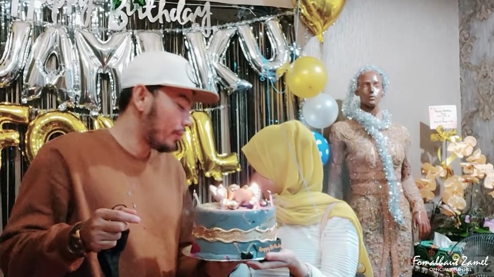 11 Potret kue ulang tahun keluarga Fikoh LIDA, serba elegan