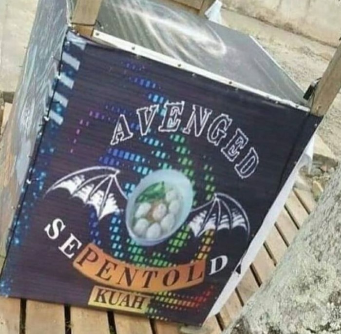 Tulisan lucu di gerobak bakso © berbagai sumber