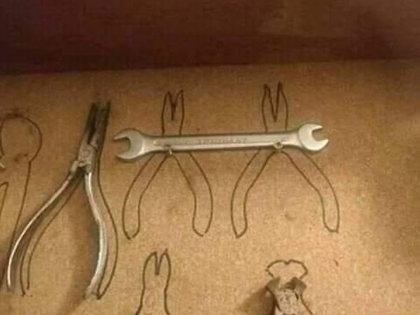 momen salah pasang barang © berbagai sumber