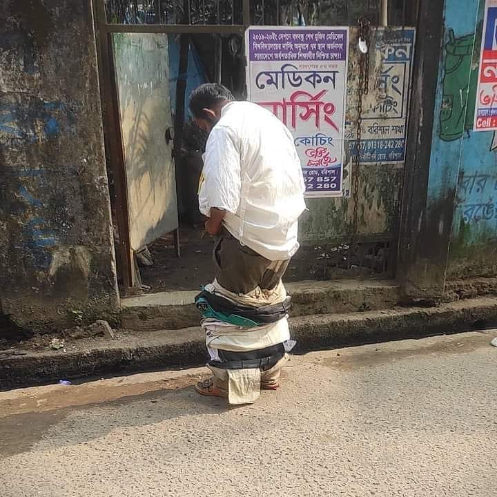 pakai baju di tempat umum nyeleneh © berbagai sumber