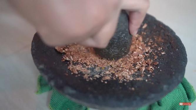 10 Langkah Ussy Sulistiawaty bikin soto Banjar, kuahnya gurih & kental