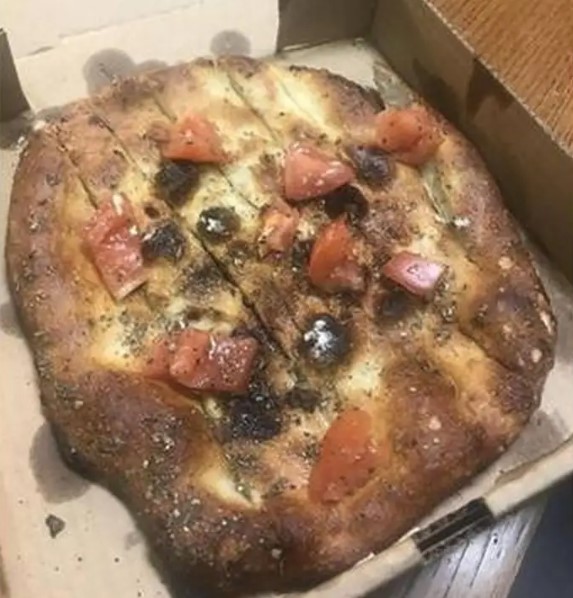 Potret nyeleneh potongan pizza © berbagai sumber Potret nyeleneh potongan pizza © berbagai sumber