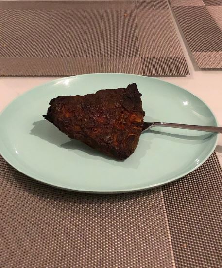 Potret nyeleneh potongan pizza © berbagai sumber