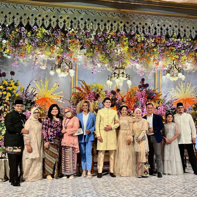 Gaya 11 seleb hadiri resepsi pernikahan Mutiara anak Anies Baswedan