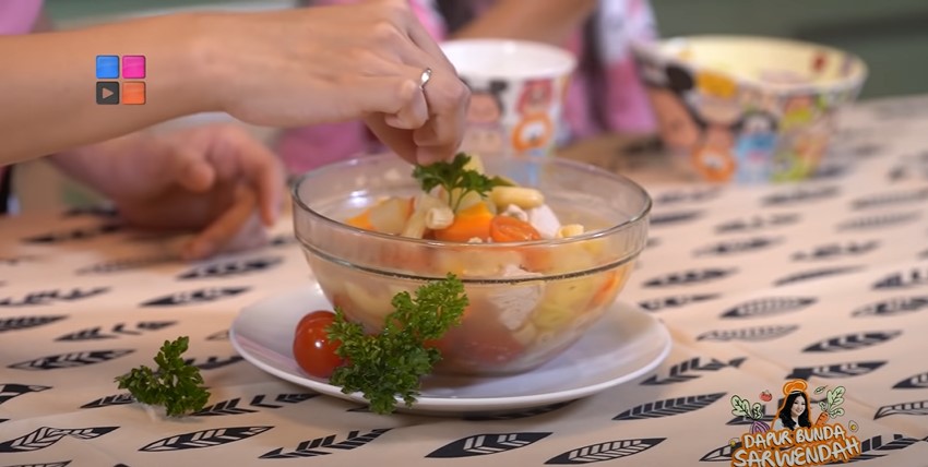 Inspirasi hidangan berkuah ala 13 seleb, khas rumahan dan praktis
