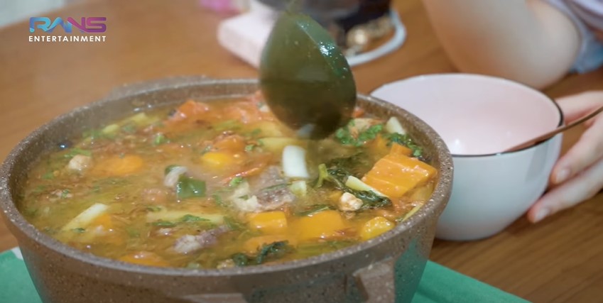 Inspirasi hidangan berkuah ala 13 seleb, khas rumahan dan praktis