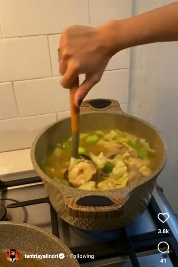 Inspirasi hidangan berkuah ala 13 seleb, khas rumahan dan praktis