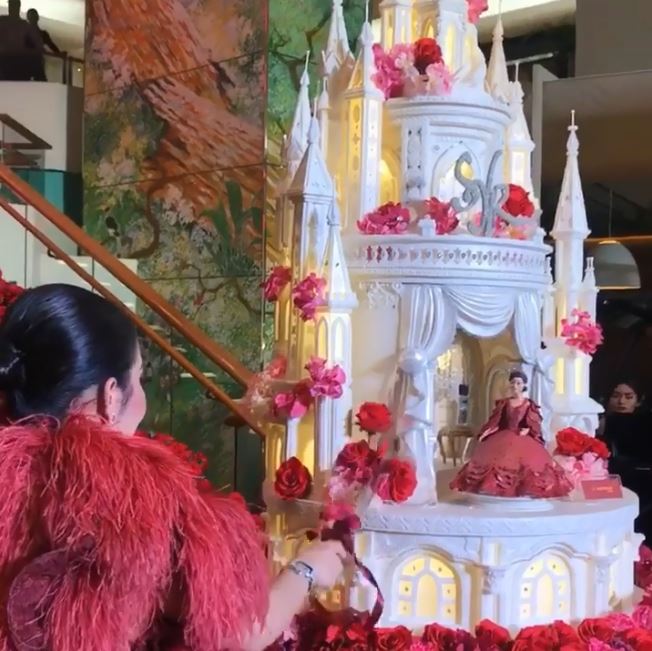 10 Potret kue ultah Syahrini dari tahun ke tahun, selalu mewah
