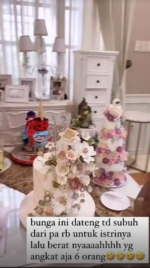 10 Potret kue ultah Syahrini dari tahun ke tahun, selalu mewah