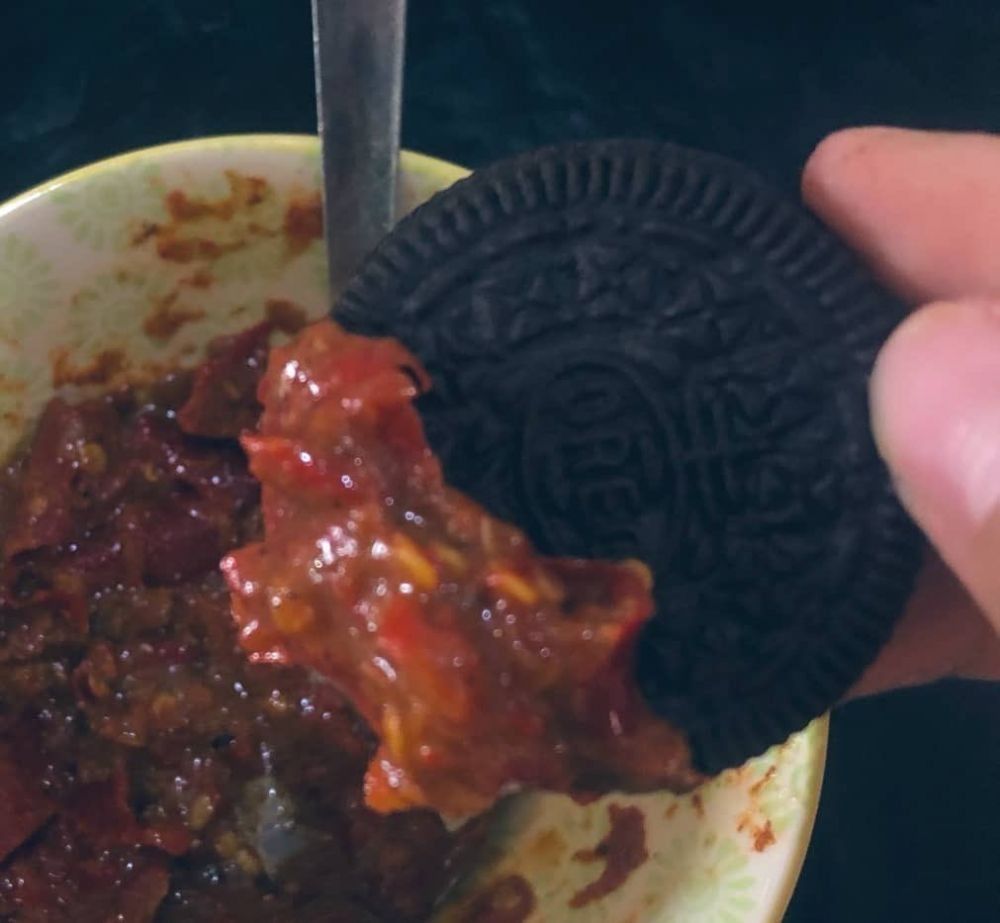 21 Potret topping makanan nyeleneh abis, bikin senyum heran