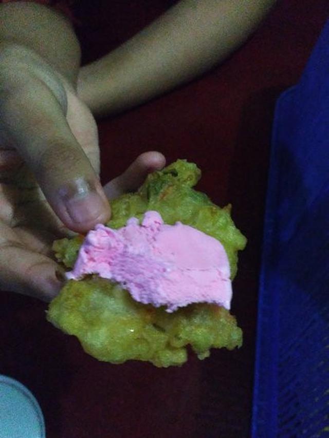 21 Potret topping makanan nyeleneh abis, bikin senyum heran