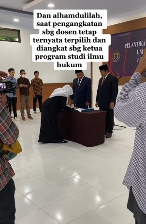 Wanita jadi Kaprodi di usia 24 tahun TikTok Wanita jadi Kaprodi di usia 24 tahun TikTok