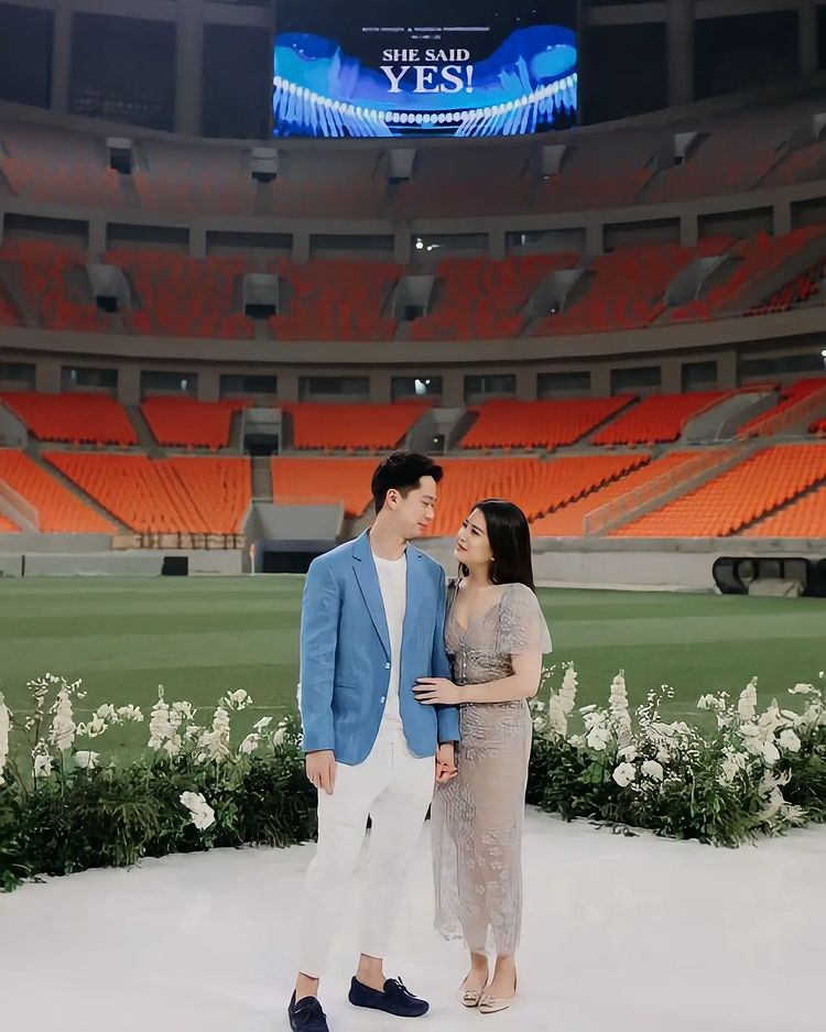 Kevin Sanjaya lamar Valencia Tanoesoedibjo © berbagai sumber