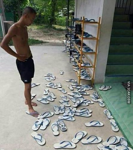 pakai sandal malah apes banget © berbagai sumber