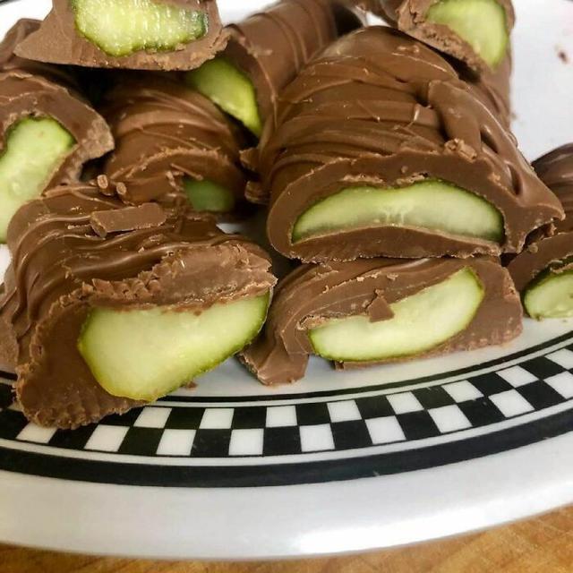 17 Potret kombinasi cokelat dengan makanan ini bikin nggak habis pikir