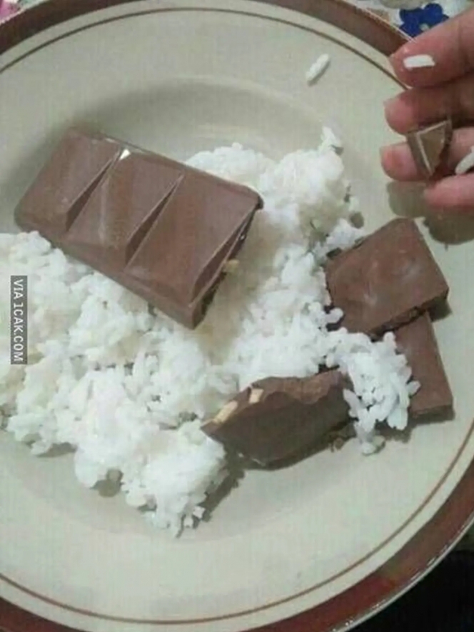 17 Potret kombinasi cokelat dengan makanan ini bikin nggak habis pikir