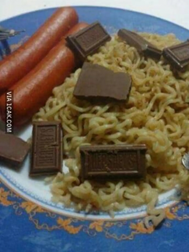 17 Potret kombinasi cokelat dengan makanan ini bikin nggak habis pikir