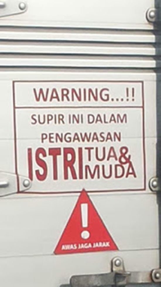 tulisan lucu di belakang mobil box © berbagai sumber