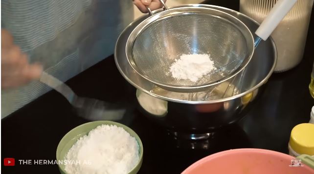 10 Alat baking Ashanty, bikin kue jadi praktis dan antigagal