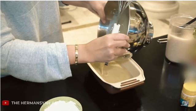 10 Alat baking Ashanty, bikin kue jadi praktis dan antigagal