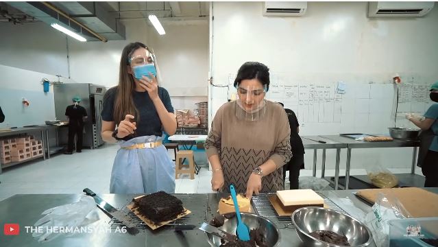 10 Alat baking Ashanty, bikin kue jadi praktis dan antigagal