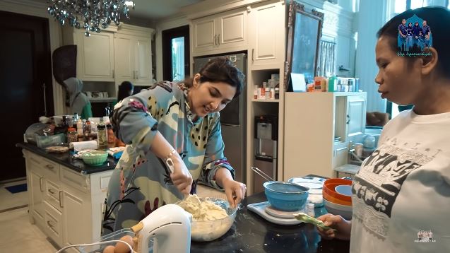 10 Alat baking Ashanty, bikin kue jadi praktis dan antigagal