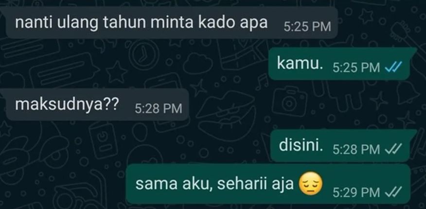 minta hadiah ke pacar nyeleneh © berbagai sumber minta hadiah ke pacar nyeleneh © berbagai sumber