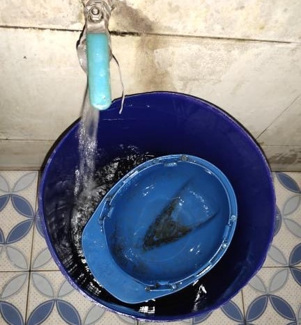 helm dipakai buat lifehack nyeleneh banget © berbagai sumber