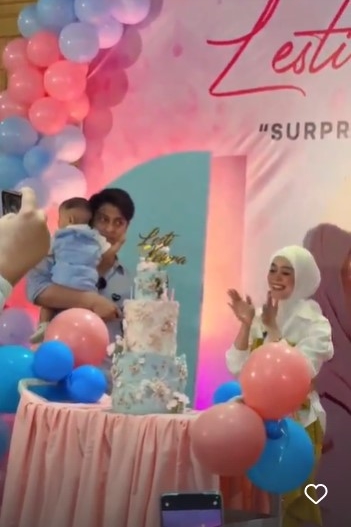 10 Detail kue ulang tahun Lesty Kejora ke-23, elegan serba pastel